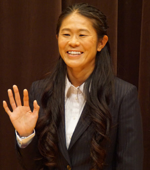 151217澤穂希立ち(加工済み)