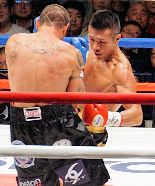 内山、KOでＶ９　田口、新王者に　天笠、リゴンドーに金星逃す　高山は初の４団体制覇　〜ボクシング世界戦〜