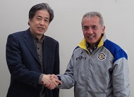 勝利に近付くためのアイデアを準備する　〜柏・ネルシーニョ監督インタビュー〜