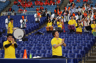 （写真：名古屋開催だが多くの行員、ファンが会場に詰め掛けた）