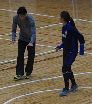 北京五輪・銅メダリストの朝原氏が臨時コーチ　～なでしこジャパン候補合宿～
