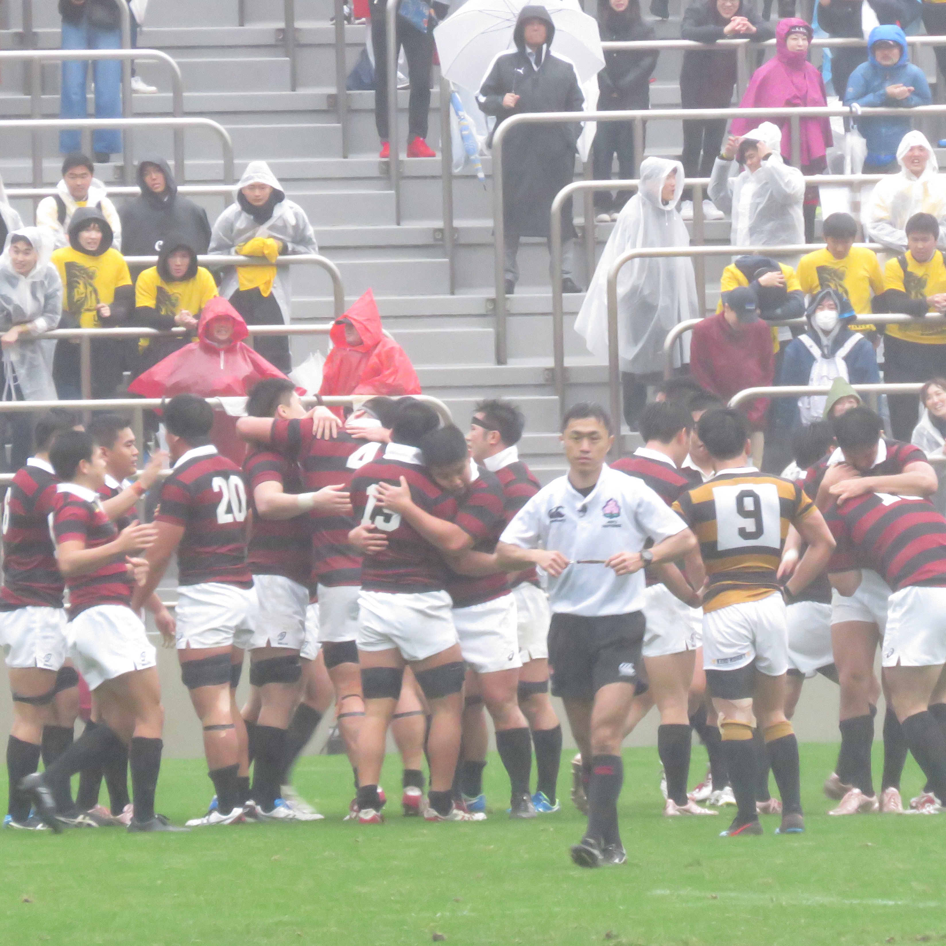 雨の早慶戦、軍配は全勝の早稲田　〜関東大学対抗戦〜
