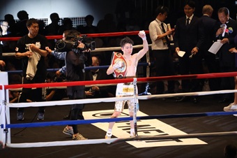 寺地拳四朗、１年ぶりの再起戦で３階級制覇達成 バンタム級日本人対決は増田陸に軍配　～ボクシング世界戦～