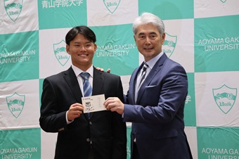 青学大の捕手・渡部海の指名権は楽天が獲得。巨人は米球界挑戦表明の横浜高・織田翔希を強行指名　～2026年ドラフト会議～