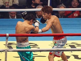 井上、TKOでＶ４！　八重樫もTKO防衛　～ボクシング世界戦～